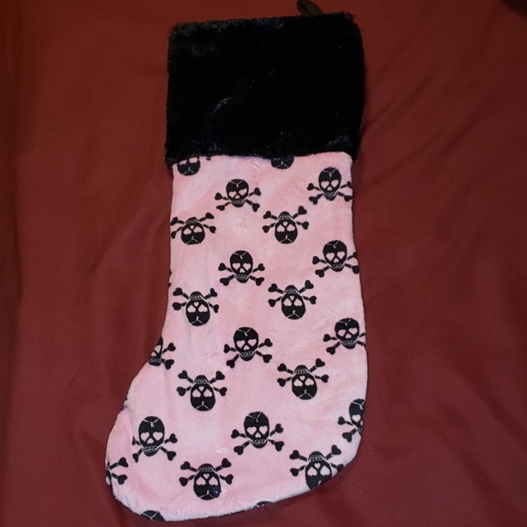 Gothic 18" Pink Black Skulls Halloween Theme Holiday Stocking w Black Fur Trim - Picture 6 of 8